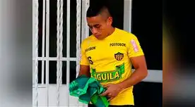 Hernández de Junior intercambio camiseta con Neto