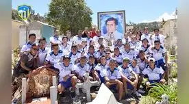 la plantilla en pleno en cementerio. FOTO: FACEBOOK Sport Rosario la plantilla en pleno en cementerio. FOTO: FACEBOOK Sport Rosario