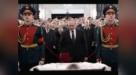 Embajador asesinado en Turquía recibe honores durante velatorio 