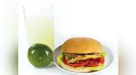 Pan-con-pejerrey-frito-y-limonada