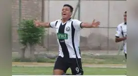 Gerson Panduro del Sport Victoria celebra uno de sus goles en la victoria 4-1 ante Willy Serrato
