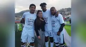 Hinostroza, Ascues y Aguirre posan una hincha rojinegra tras lograr el título.