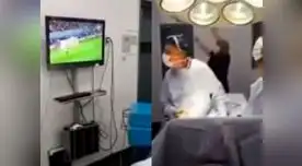 Polémica por médicos que celebran triunfo de Chile... ¡en plena cirugía! [VIDEO]