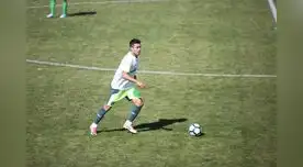 Alan Ruschel conduce el balón.