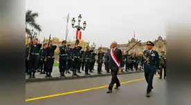 Presidente PPK caminó lentamente hacia la Catedral de Lima dando inicio a las Fiestas Patrias