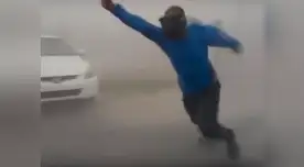 Huracán Irma arrastra a cazador de tormentas en las calles de Florida