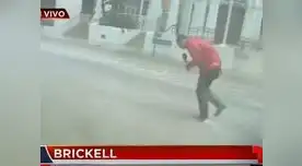 El reportero tuvo que soportar la fuerza de la naturaleza 