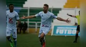 Festejo de Danilo Carando por su gol  en la victoria 2- 0 ante Ayacucho