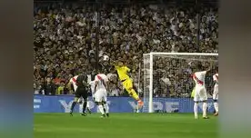 Gran atajada de Pedro Gallese