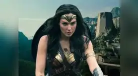"Mujer Maravilla": Mira a Gal Gadot besando apasionadamente a otra mujer [VÍDEO] 