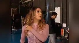 Isabel Acevedo debuta como reportera pero su camarógrafo la abandona Isabel Acevedo debuta como reportera pero su camarógrafo la abandona