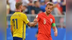 Kane se saluda con el inglés Guidetti FOTO: EFE