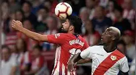 Luis Advíncula tuvo una buena actuación ante Atlético Madrid Luis Advíncula tuvo una buena actuación ante Atlético Madrid