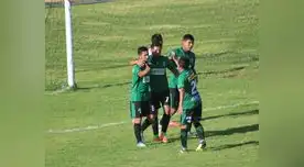 Nuevamente Diego Escuza marcó un triplete en la goleada 8-1 al Hijos del Antiplano . FOTO: César Condori