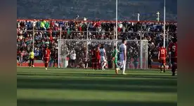 Juan Vargas cometió falta y fue expulsado FOTO: LIBERO