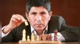 Julio Granda vence a Anatoly Karpov