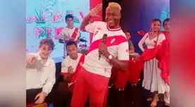 Pone mucho corazón a la hora de cantar