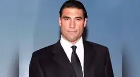 Actor mexicano enseña a su nieto señal obscena