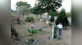 Anciano convierte basural en plaza argentina