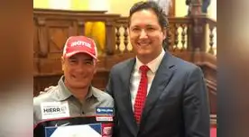 Piloto peruano recibió homenaje tras participar en el Dakar 2019