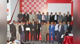 Uribe junto a técnicos nacionales participarán en Seminario de Fútbol