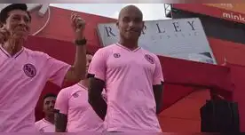 Jesús Chávez anotó gol de penal en la victoria ante El Pirata y está feliz por mensaje de hinchas Jesús Chávez anotó gol de penal en la victoria ante El Pirata y está feliz por mensaje de hinchas