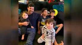 Emocionado con sus cuatro retoños Emocionado con sus cuatro retoños