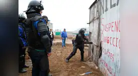 Los agentes municipales retiraron las piezas que invadían la vía pública