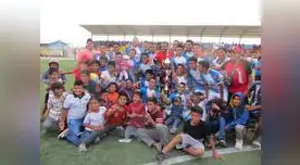 Todo el festejo por el título de La Bocana. FOTO: Roberto Saavedra