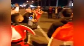 Hincha peruanos hicieron fiesta en los alrededores del Estado Arena do Gremio Hincha peruanos hicieron fiesta en los alrededores del Estado Arena do Gremio