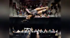 Simone Biles asombra al mundo tras primera gimnasta en hacer un doble salto mortal con triple giro
