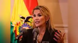 La presidenta de Bolivia Jeanine Áñez rescató un perro de la calle y es uno de sus nuevos adulados peludos