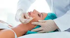 Ministerio Público logró prisión preventiva contra una falsa médica Lourdes Graciela Dulanto D Caroli que aplicaba inyecciones a pacientes Ministerio Público logró prisión preventiva contra una falsa médica Lourdes Graciela Dulanto D Caroli que aplicaba inyecciones a pacientes