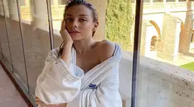 Muestra su sensual figura Muestra su sensual figura