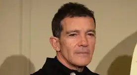 El actor Antonio Banderas reveló que fue diagnosticado con COVID-19, pero que afortunadamente no tiene mayores síntomas más que cansancio.
