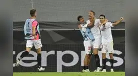 Los jugadores sevillistas celebran el 2-1 Los jugadores sevillistas celebran el 2-1