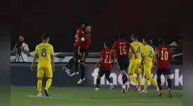 Ramos y Fati celebran la victoria ante Ucrania Ramos y Fati celebran la victoria ante Ucrania