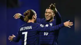 Griezmann y Mbappé celebran el triunfo de Francia