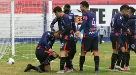 César Vallejo derrotó 2-1 a Ayacucho y se acercó en el acumulado a la 'U'. César Vallejo derrotó 2-1 a Ayacucho y se acercó en el acumulado a la 'U'.