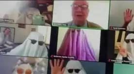 Los alumnos sorprendieron a su profesor. Los alumnos sorprendieron a su profesor.