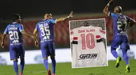 Jean Deza llamó la atención en redes sociales mostrando la camiseta de Dani Alves. Jean Deza llamó la atención en redes sociales mostrando la camiseta de Dani Alves.