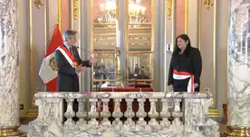 Nuria Esparch es la primera mujer en juramentar como ministra de Defensa. Nuria Esparch es la primera mujer en juramentar como ministra de Defensa.