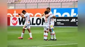 Felicitaciones de los compañeros de Mauricio Montes por el gol marcado a Cusco FC. Felicitaciones de los compañeros de Mauricio Montes por el gol marcado a Cusco FC.