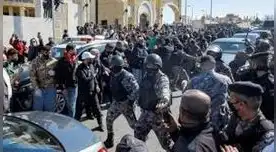 Cientos de personas salieron a protestar Cientos de personas salieron a protestar