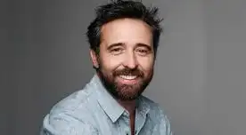 Diego Dibós tiene 45 años, es cantante y productor peruano. Foto: Facebook