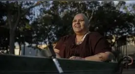 A sus 54 años, tiene una vida con mucho activismo social enfocada en los derechos humanos.