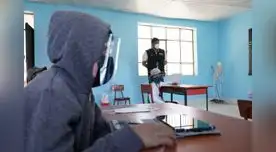 Ministro Ricardo Cuenca supervisó desarrollo de clases semipresenciales en colegio rural.