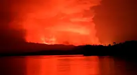 El informe advirtió que los flujos de lava “pueden causar asfixia, quemaduras graves o la muerte”.