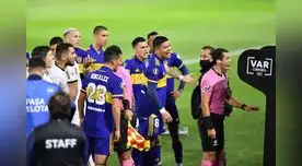 Tras consultar el VAR se anula el gol de Boca Juniors ante Mineiro.