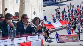 Lourdes Flores, Juan Sheput y Jorge del Castillo en conferencia para el Frente Demócrata Arequipa Lourdes Flores, Juan Sheput y Jorge del Castillo en conferencia para el Frente Demócrata Arequipa